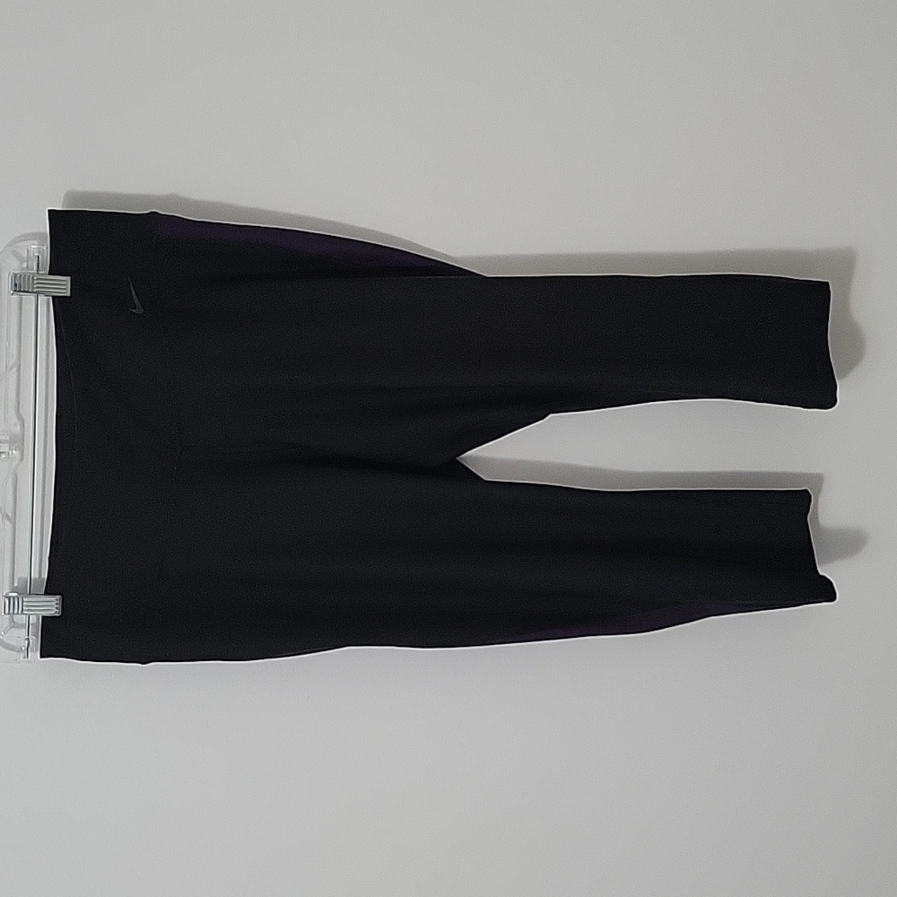 Nike Dri-Fit Capris, Size Large